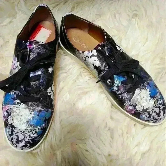 Very cute Calvin klein shoes - Picture 1 of 2
